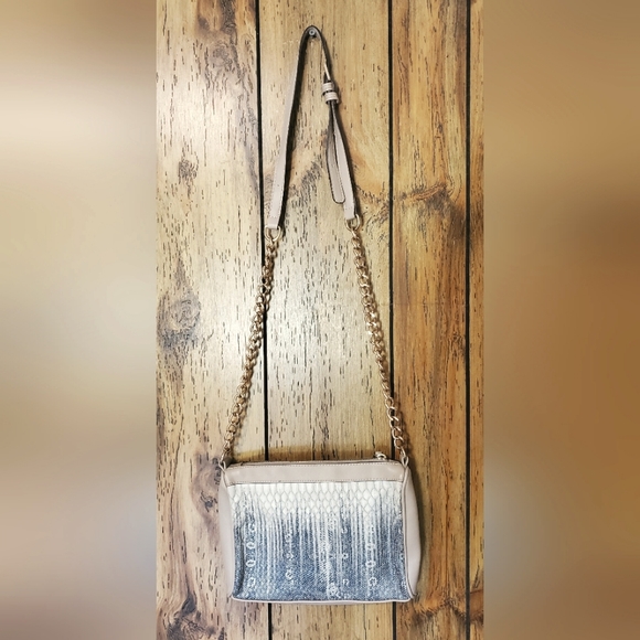 Street Level Crossbody Purse Faux Snakeskin Print & Cream w/ Gold chain Strap - Picture 3 of 14